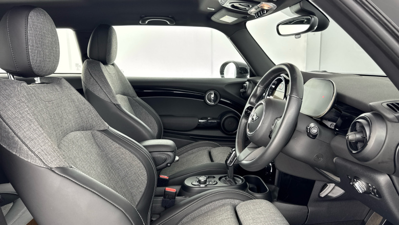 MINI Hatchback 135kW Cooper S Level 2 33kWh 3dr Auto Electric Hatchback